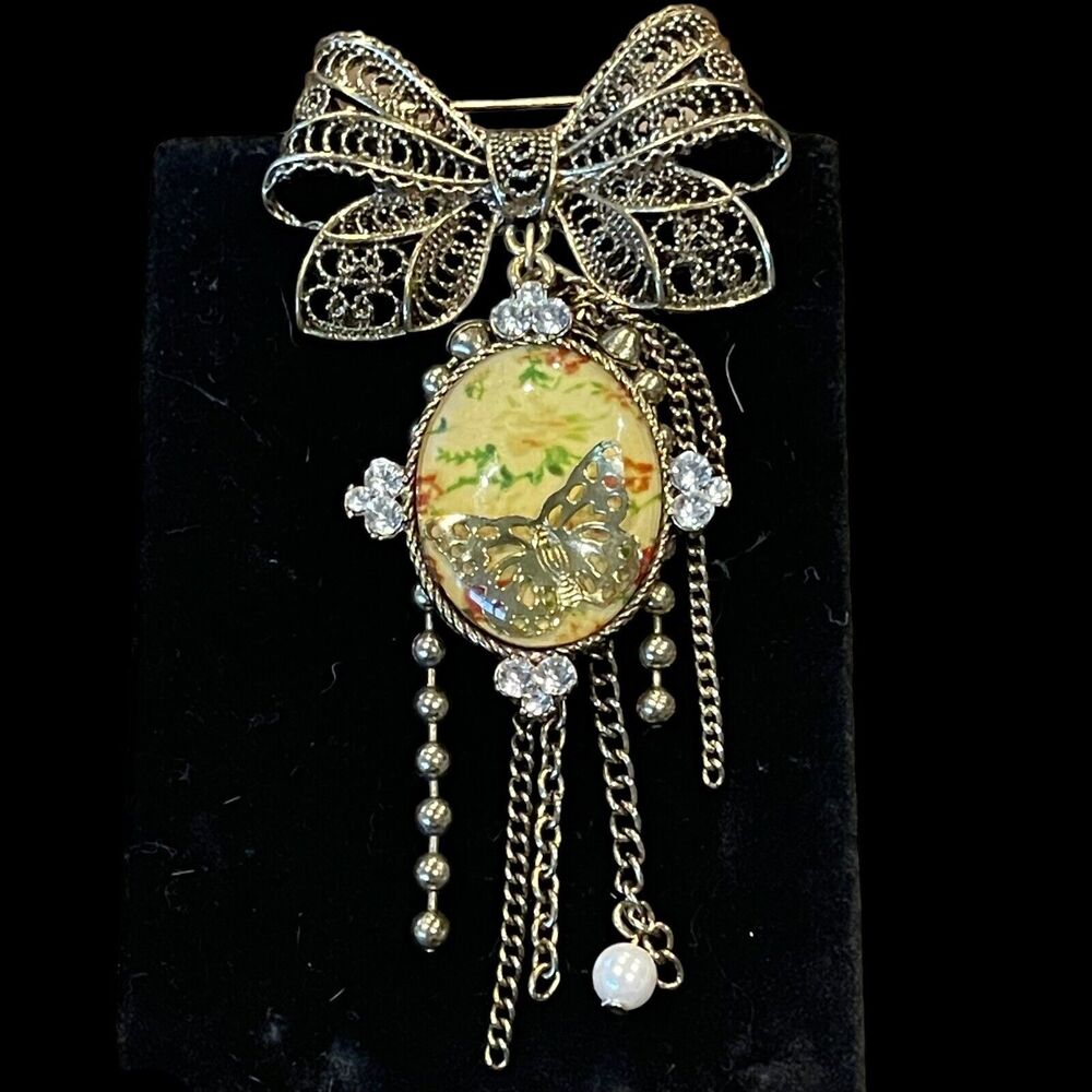 Vintage Romantic Victorian Style Butterfly Dome Glass Antiqued Bronze Brooch